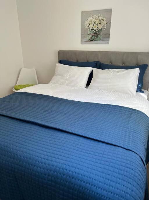 Modern Seaside Apartment With Balcony Tale Apartment Kotor Dış mekan fotoğraf