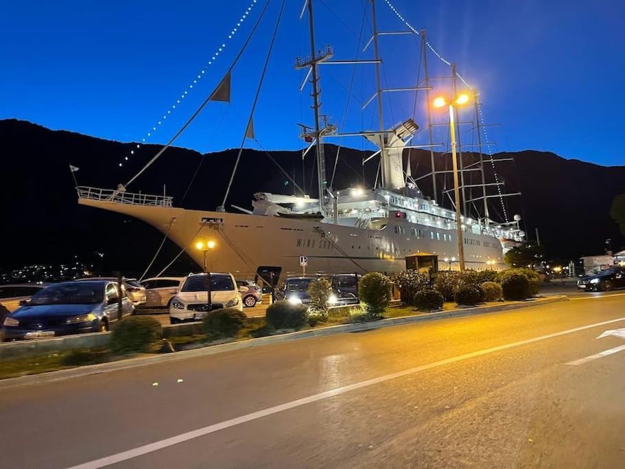Modern Seaside Apartment With Balcony Tale Apartment Kotor Dış mekan fotoğraf